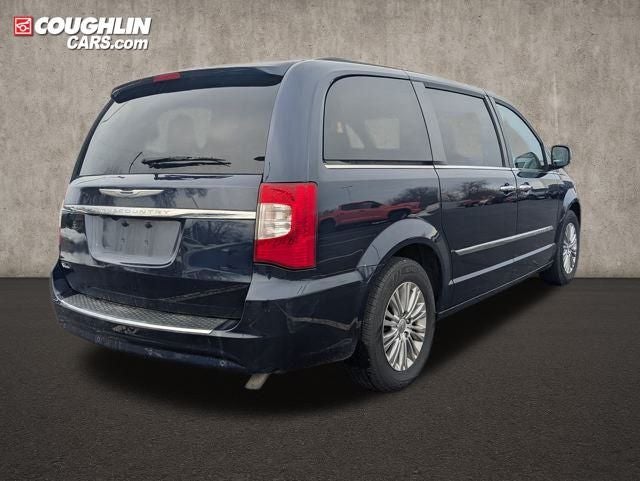 2016 Chrysler Town & Country Touring-L