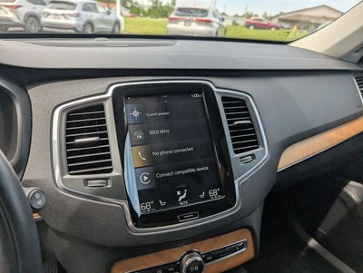 2021 Volvo XC90 T6 Momentum