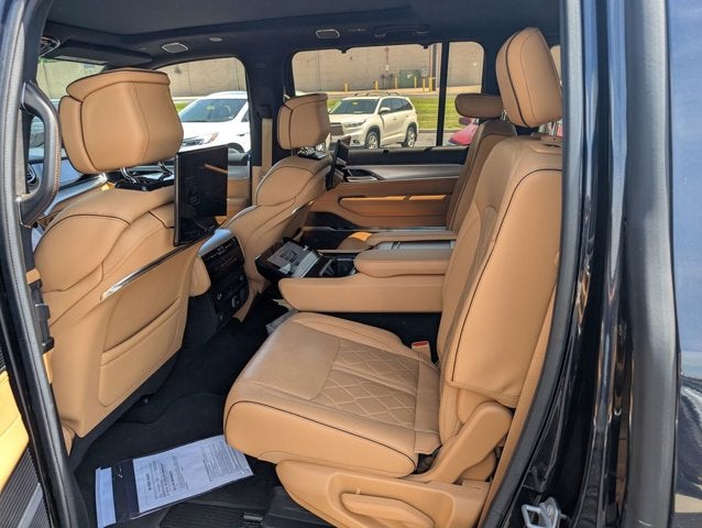 2022 Jeep Grand Wagoneer Series III