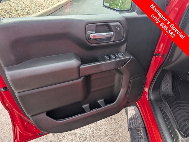 2023 Chevrolet Silverado 1500 4WD Crew Cab 147" Custom