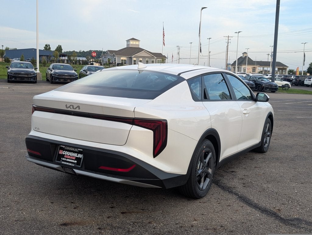 2026 Kia K4 LXS