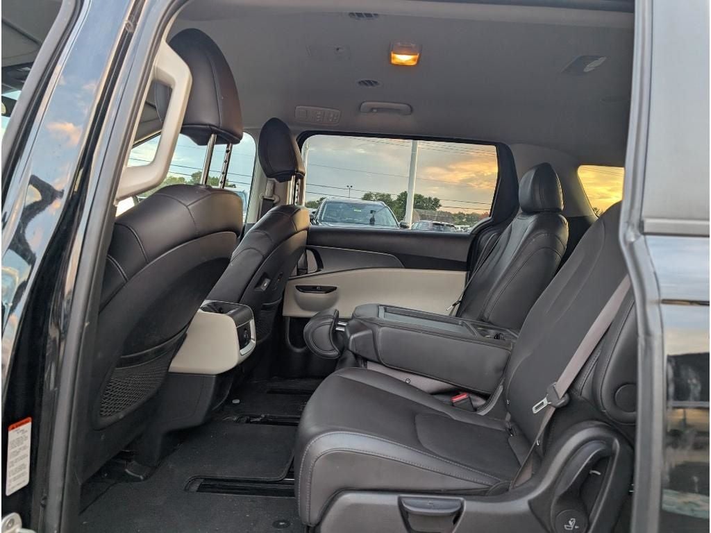 2024 Kia Carnival LX