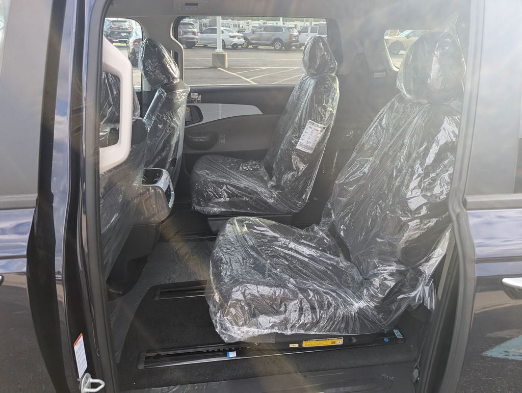 2026 Kia Carnival LX
