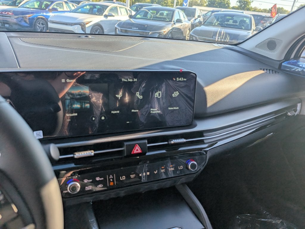 2027 Kia Sportage Hybrid LX