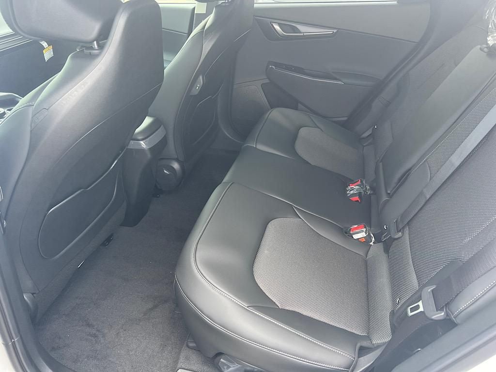 2025 Kia EV6 Light