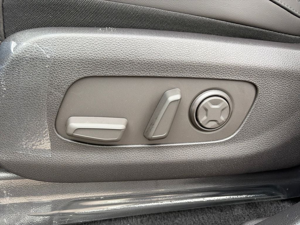 2027 Kia Carnival LXS