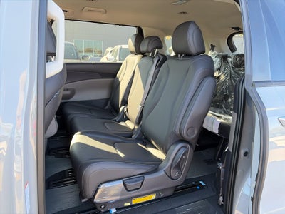 2027 Kia Carnival EX