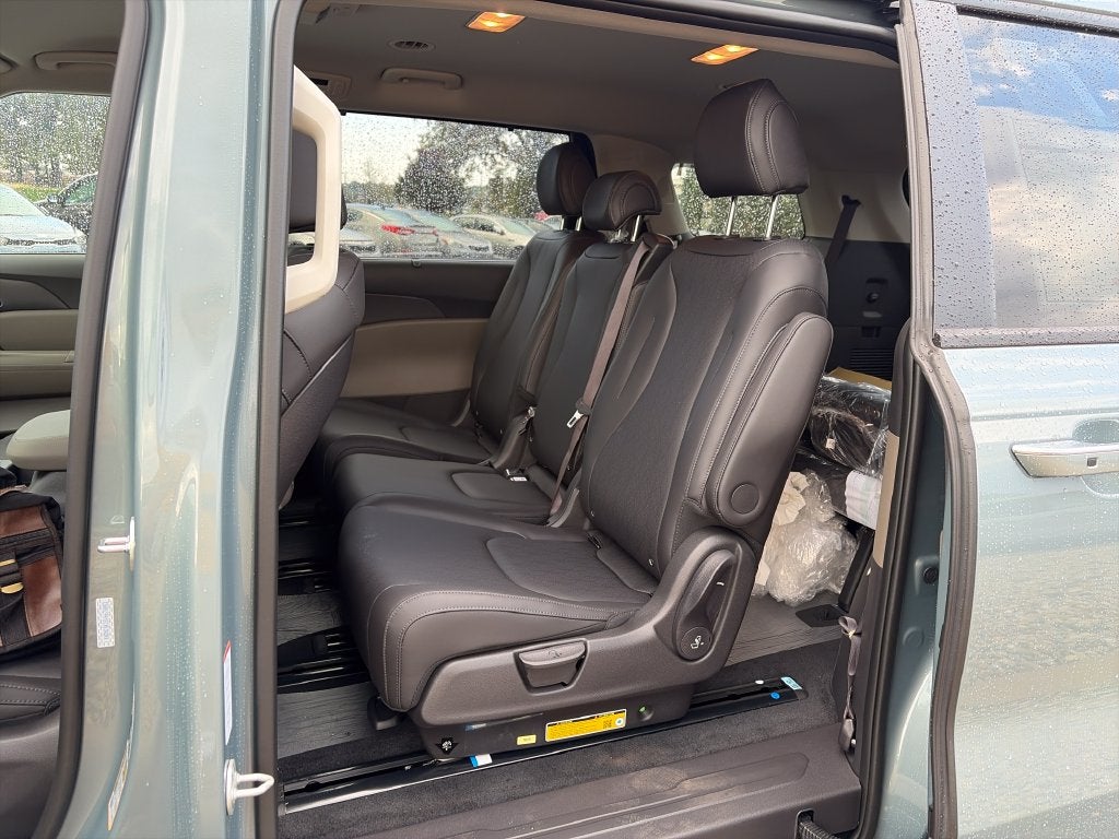 2027 Kia Carnival EX