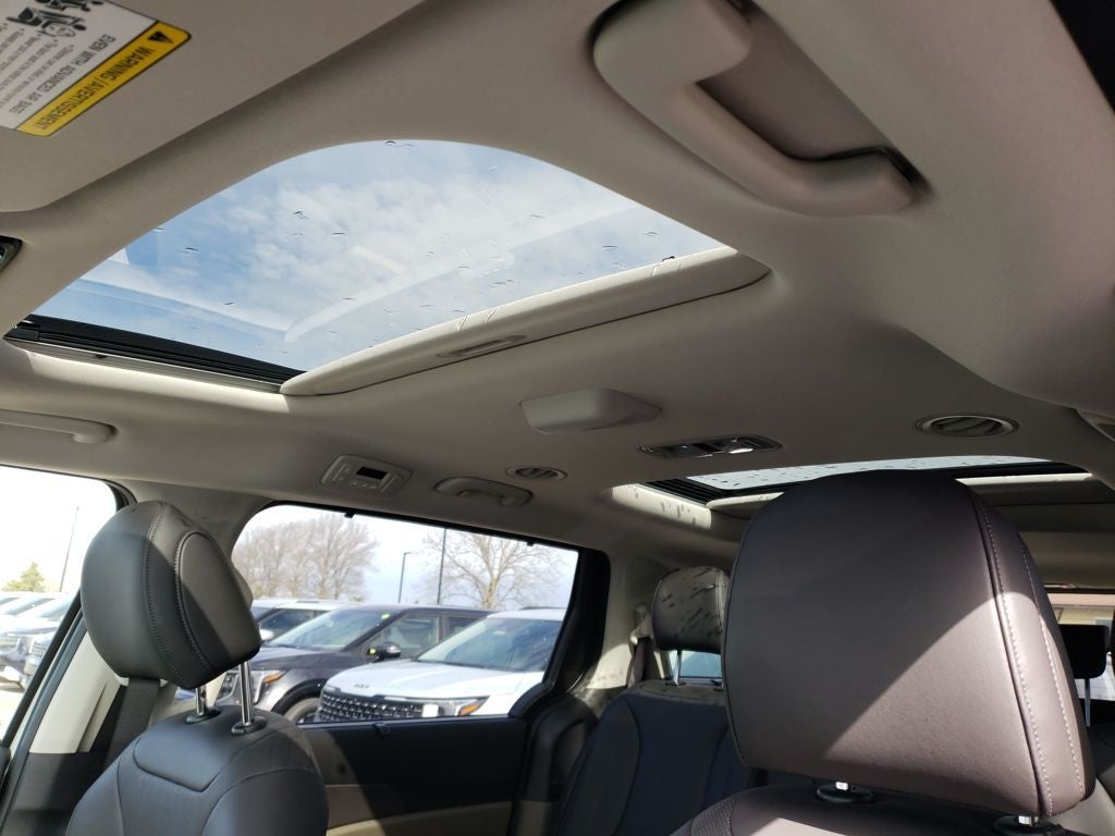 2026 Kia Carnival Hybrid Base