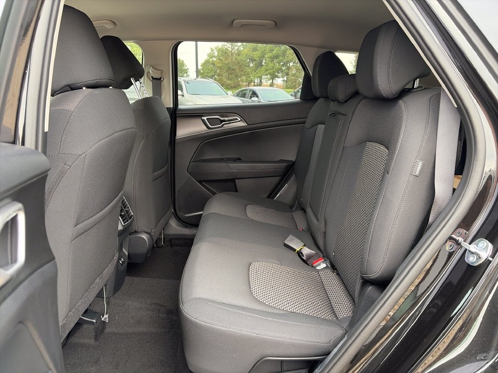 2027 Kia Sportage Hybrid LX