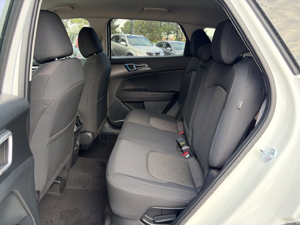 2027 Kia Sportage Hybrid LX