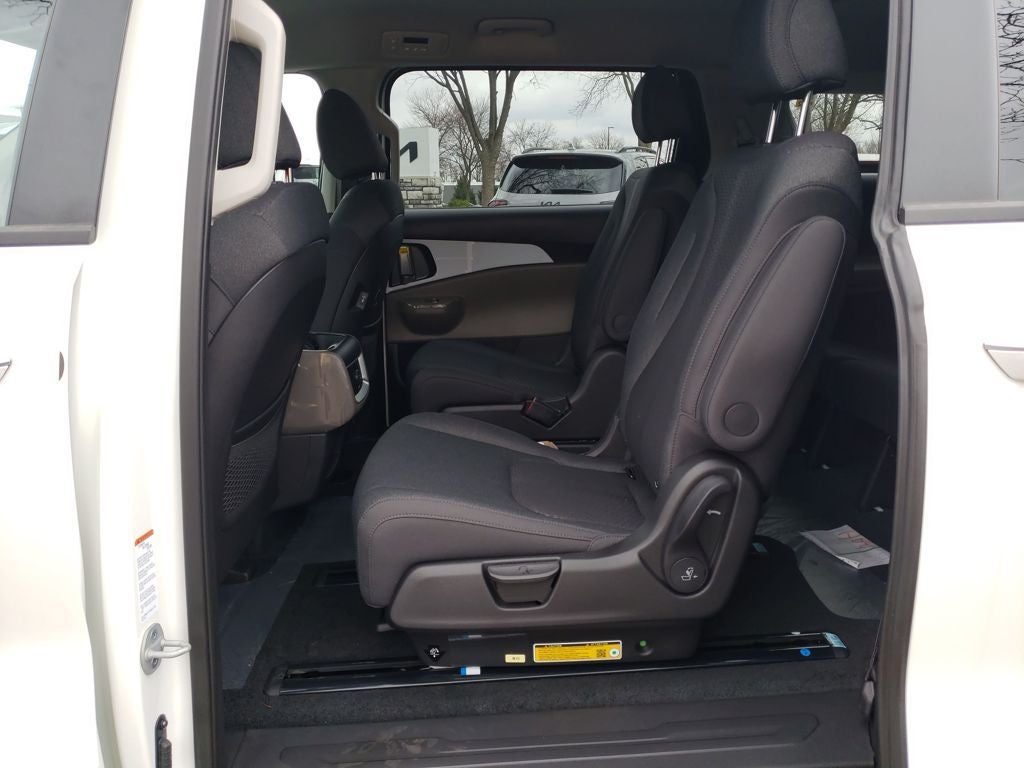 2026 Kia Carnival LX