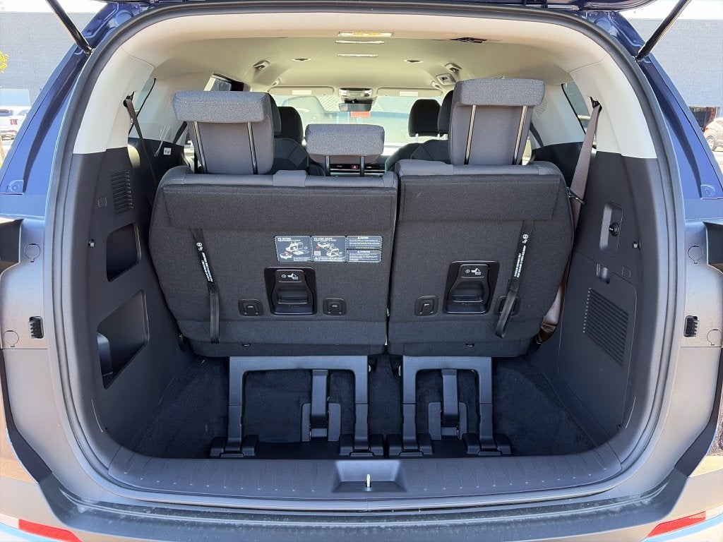 2027 Kia Carnival LX