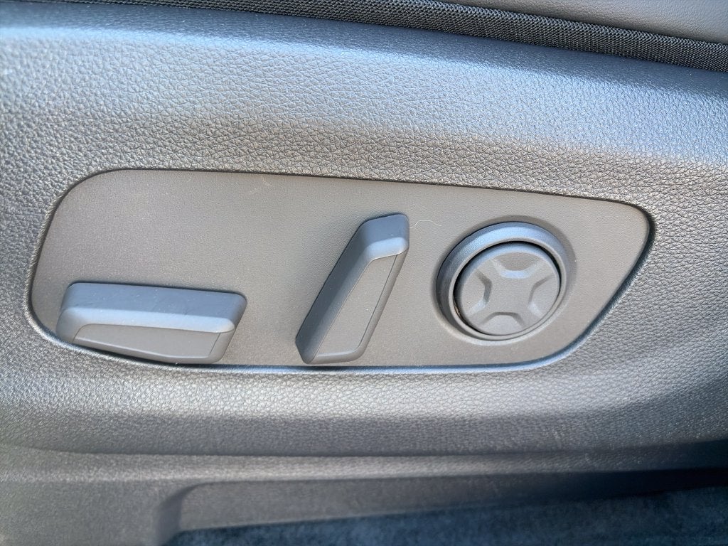 2027 Kia Carnival EX