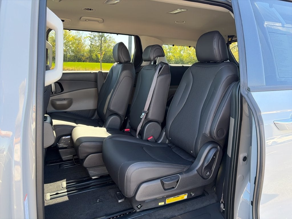 2027 Kia Carnival EX