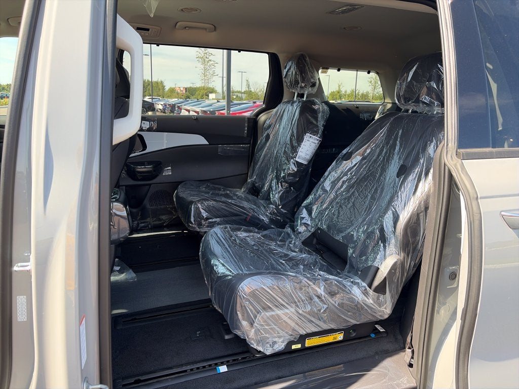 2027 Kia Carnival Hybrid EX
