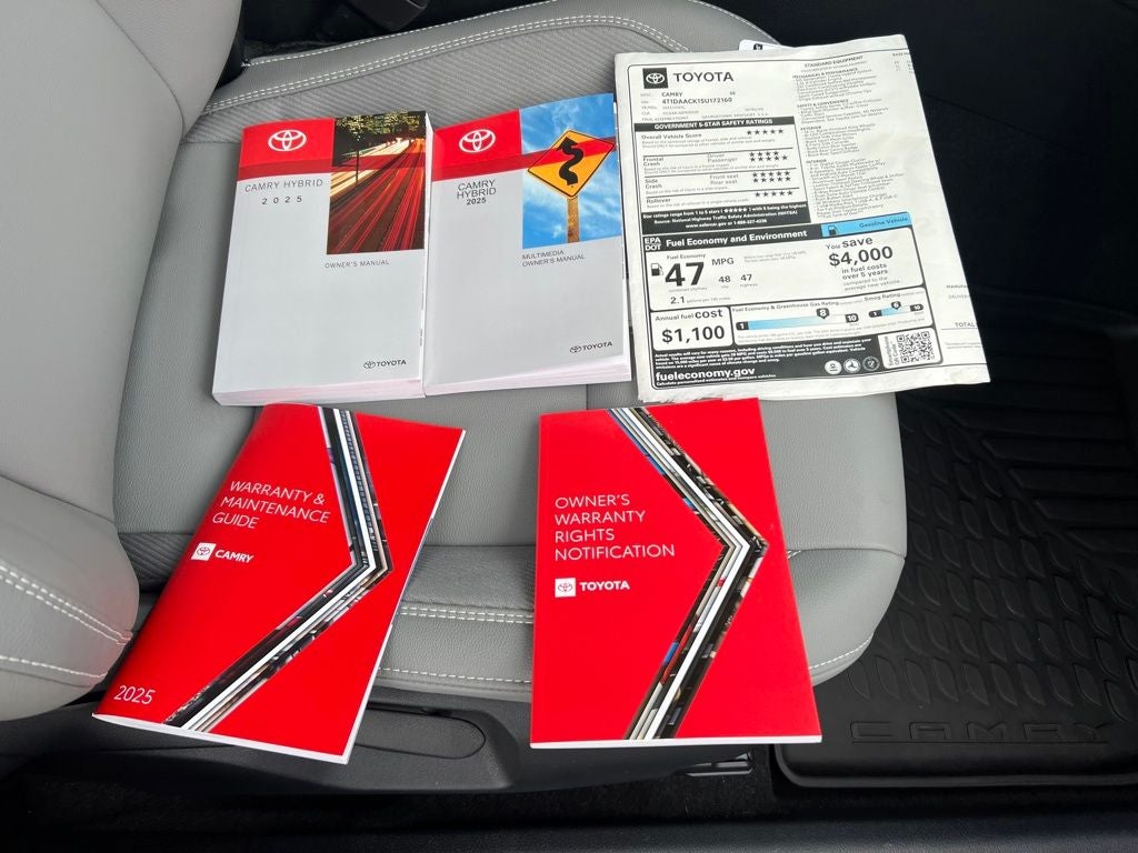 2025 Toyota Camry SE