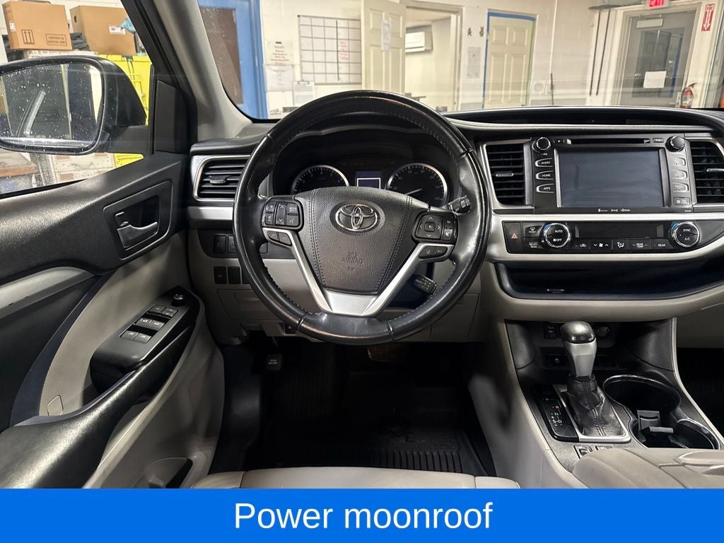 2019 Toyota Highlander SE