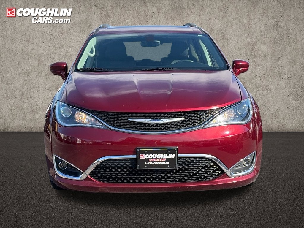 Used 2018 Chrysler Pacifica Touring L with VIN 2C4RC1BG3JR321178 for sale in Pataskala, OH