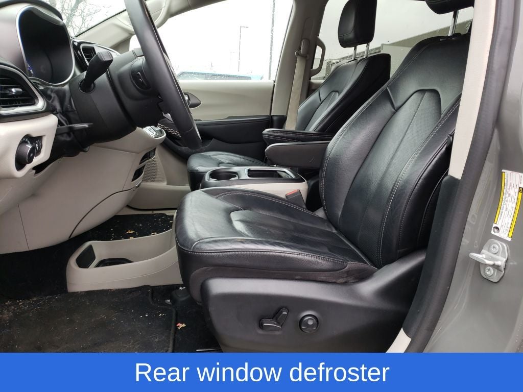 2022 Chrysler Pacifica Touring L