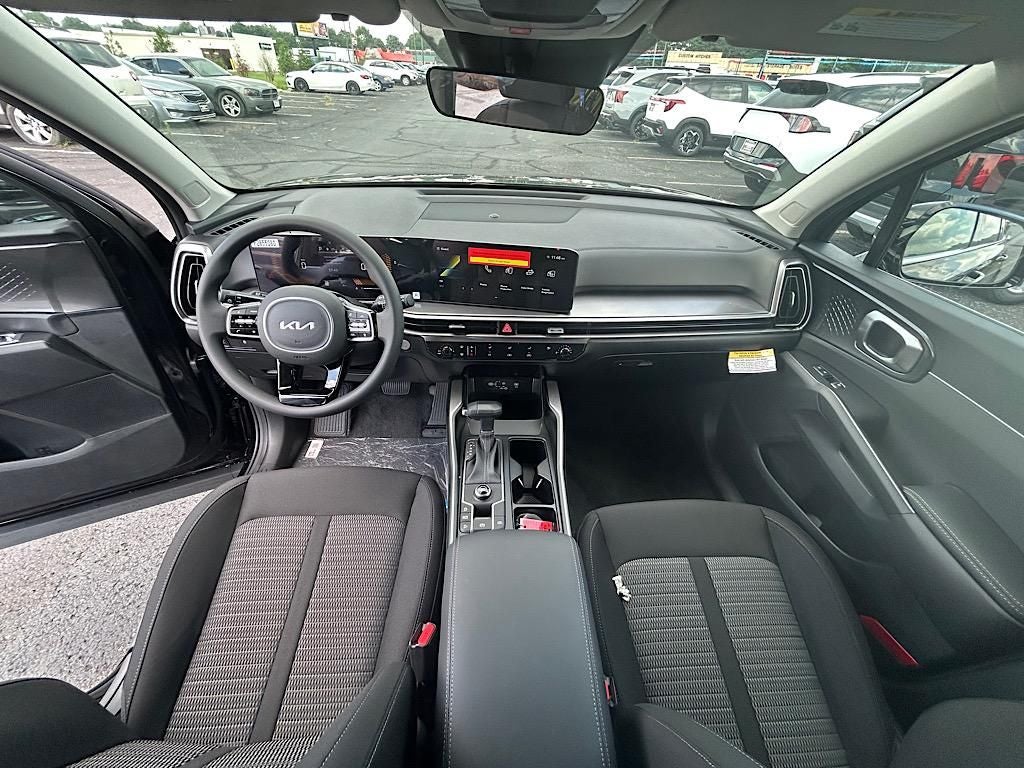 2025 Kia Sorento LX