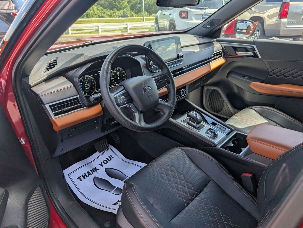 2024 Mitsubishi Outlander Base