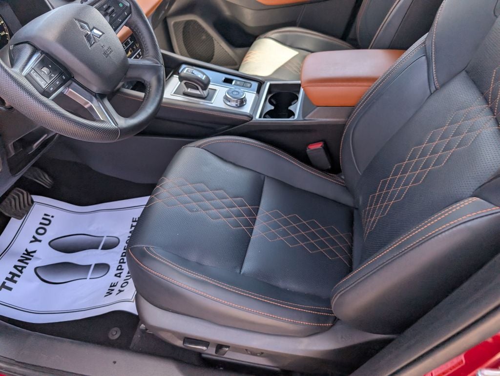 2024 Mitsubishi Outlander Base