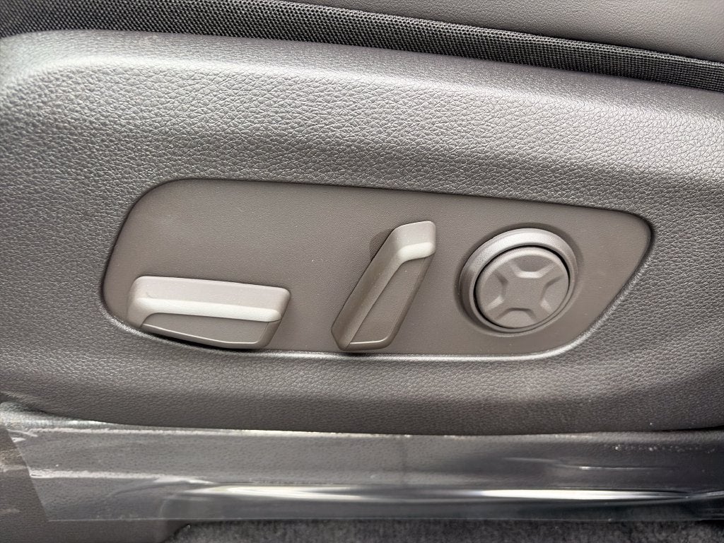 2027 Kia Carnival LXS