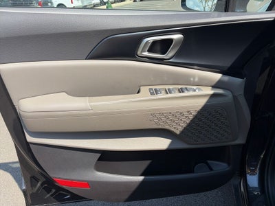 2027 Kia Carnival LXS