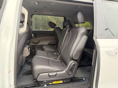 2027 Kia Carnival EX