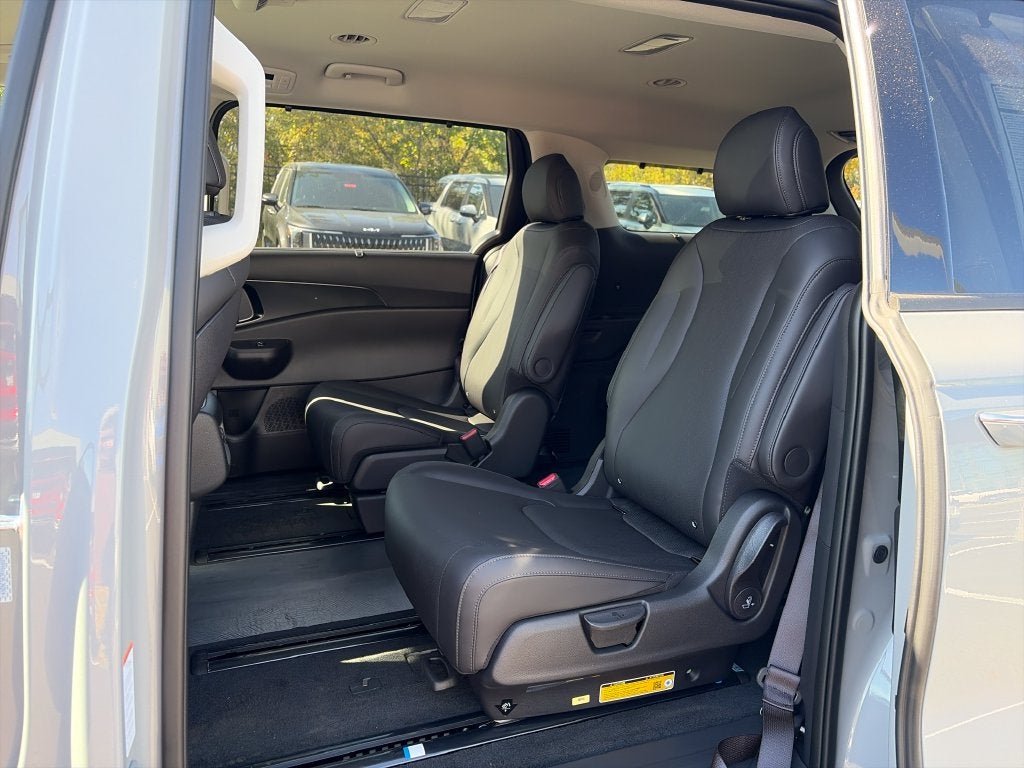 2027 Kia Carnival EX