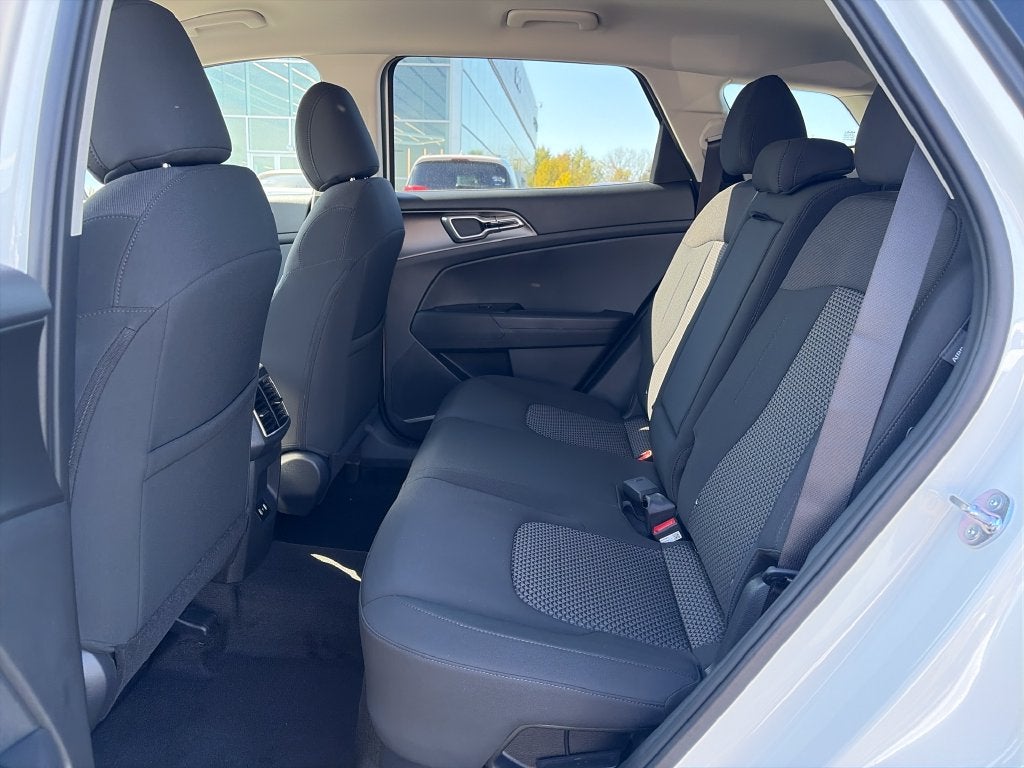 2027 Kia Sportage Hybrid LX