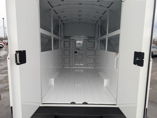 2025 Ford E-350SD Base Cutaway