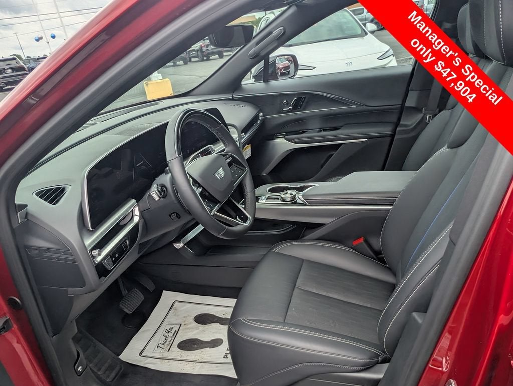 2025 Cadillac LYRIQ Luxury 3