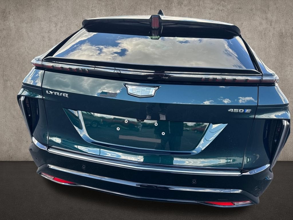 2024 Cadillac LYRIQ Luxury 2