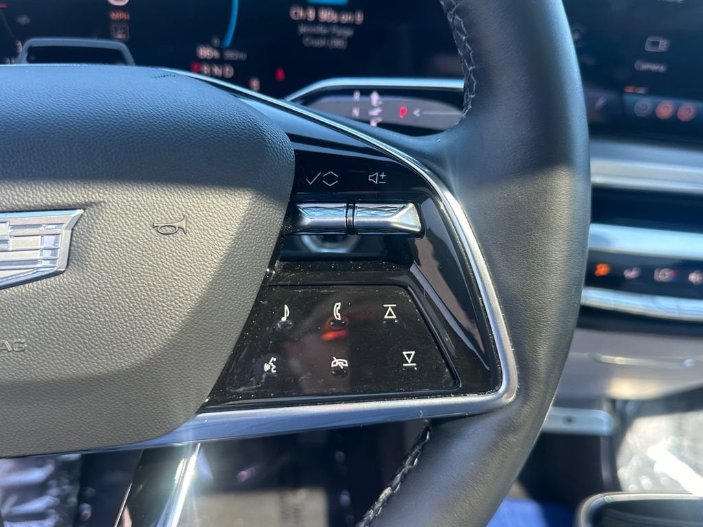 2024 Cadillac LYRIQ Luxury 2