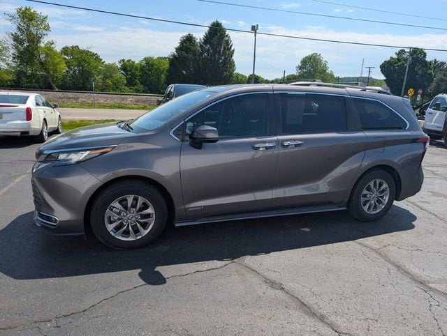 2021 Toyota Sienna XLE