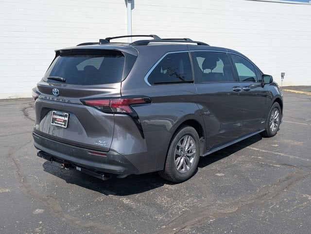 2021 Toyota Sienna XLE